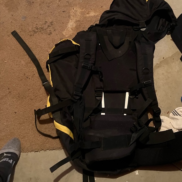 Coleman large hiking backpack - Picture 4 of 4